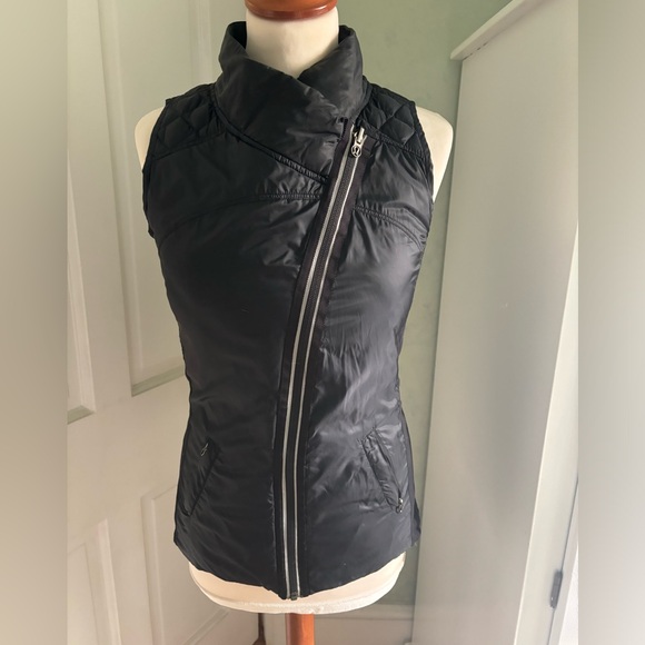 lululemon athletica Jackets & Blazers - Lululemon reversable vest